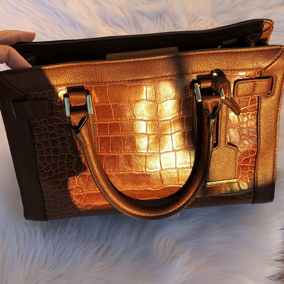 Merona Handbag - Picture 2 of 8